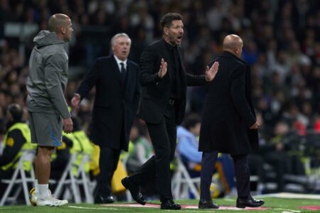 سيميوني يدافع عن عدم طرد لاعب ريال مدريد أمام أتلتيكو.. ويعترف: برشلونة الأفضل