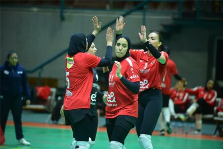 الأهلي يفوز على المقاولون العرب ويتأهل إلى نصف نهائي دوري الطائرة سيدات