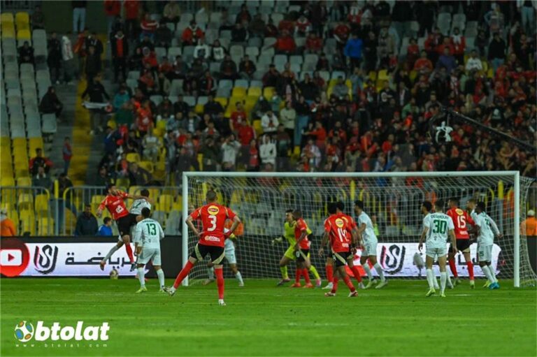 المصري يعلن التعاقد مع لاعب الأهلي لمدة 3 مواسم ونصف