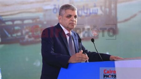 لن نرفع أسعار المرور في قناة السويس حاليًا