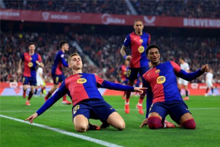 فيديو | بـ10 لاعبين.. برشلونة يقبل هدية ديربي مدريد ويشعل الدوري الإسباني برباعية أمام إشبيلية