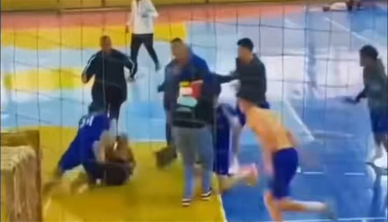 إيقاف 14 لاعبًا لمدة عام وإلغاء النتائج.. عقوبات مباراة غزل المحلة والترسانة لكرة اليد