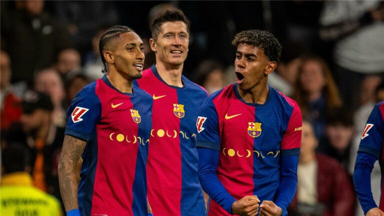 سبورت: برشلونة يستعد لمكافأة نجم الفريق بعقد جديد