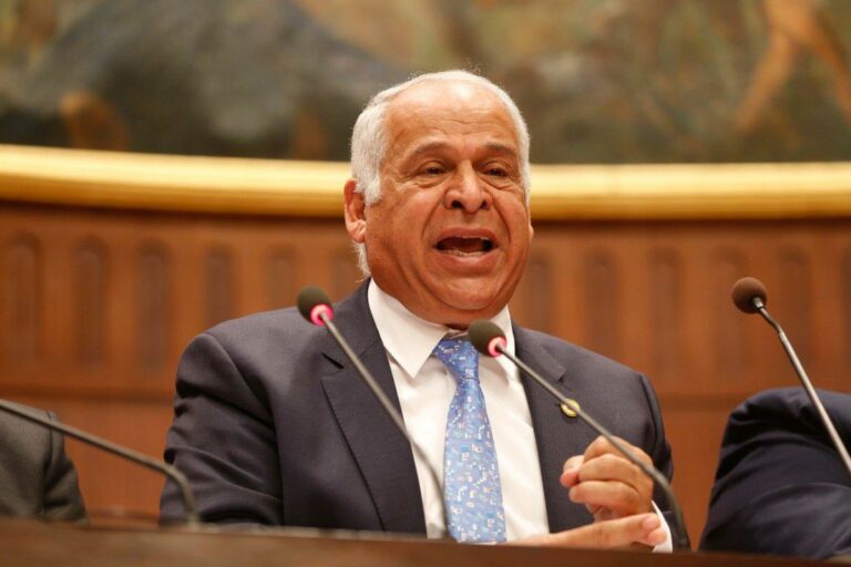 فرج عامر: نشعر أن سموحة كمية مهملة.. وسأشتكي اتحاد الكرة إلى الله