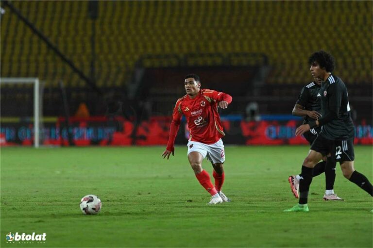 فيديو | طرد مصطفى العش في مباراة الأهلي وغزل المحلة