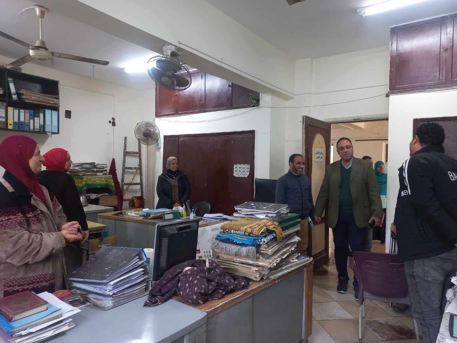 رئيس حي العجوزة يهنئ الموظفين بحلول شهر رمضان ويؤكد دعمه الكامل لهم 4 رئيس حي العجوزة يهنئ الموظفين بحلول شهر رمضان ويؤكد دعمه الكامل لهم