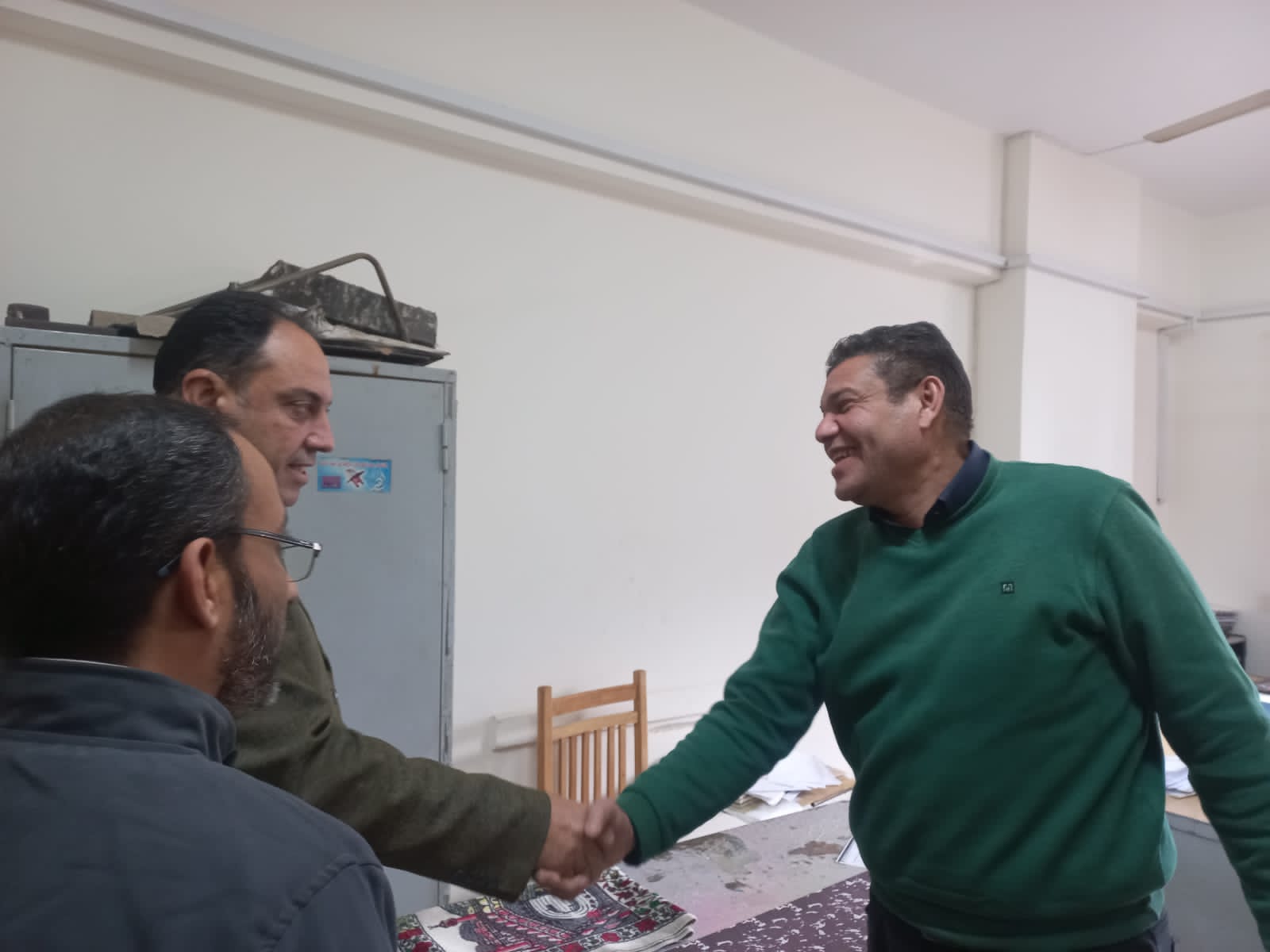 رئيس حي العجوزة يهنئ الموظفين بحلول شهر رمضان ويؤكد دعمه الكامل لهم 1 رئيس حي العجوزة يهنئ الموظفين بحلول شهر رمضان ويؤكد دعمه الكامل لهم