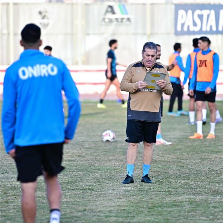 مران الزمالك | بيسيرو يشرح للاعبين خطط اللعب.. وحضور حازم إمام وميدو
