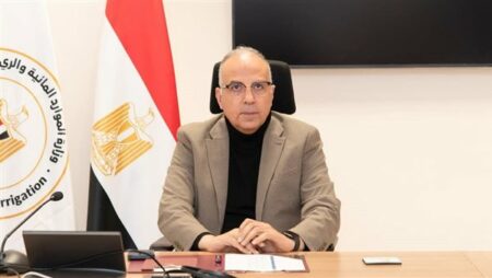 وزير الري يتابع موقف تراخيص آبار المياه الجوفية وتطبيق إجراءات الحوكمة