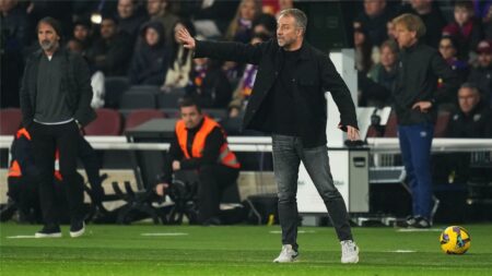 فليك يرد بشكل قاطع على أزمة التحكيم في مباراة برشلونة ورايو فاليكانو.. وتأديب كوندي