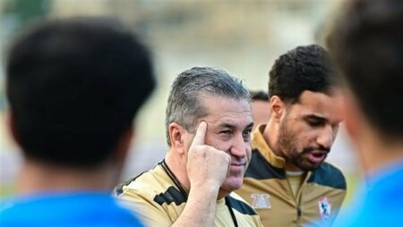 قبل المران.. بيسيرو يكشف للاعبي الزمالك أخطاء مباراة بتروجت