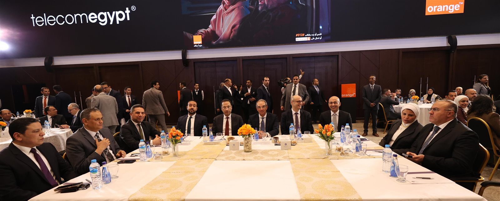 وزير الاتصالات يشهد توقيع اتفاقيات استراتيجية بين المصرية للاتصالات وأورنچ مصر 1 وزير الاتصالات يشهد توقيع اتفاقيات استراتيجية بين المصرية للاتصالات وأورنچ مصر