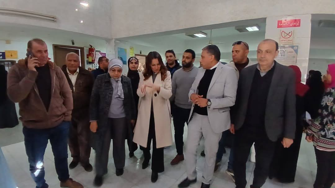 بالصور.. نائب محافظ الجيزة تتفقد الخدمات المقدمة للمواطنين بكفر غطاطي بالهرم 1 بالصور.. نائب محافظ الجيزة تتفقد الخدمات المقدمة للمواطنين بكفر غطاطي بالهرم