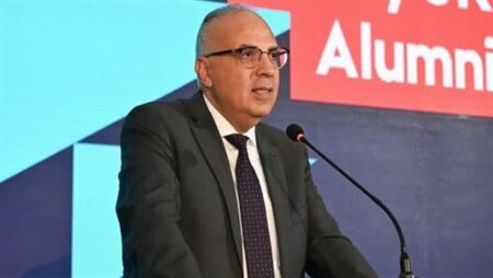 وزير الري خلال احتفالية تسليم جوائز خريجي الدراسة ببريطانيا: أدعوهم للعودة لخدمة قضايا التنمية في بلادهم