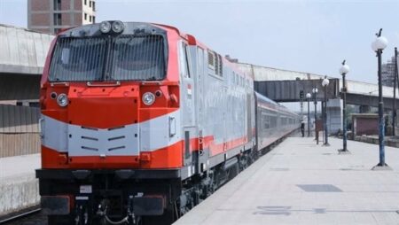 غدًا.. تعديل تركيب قطاري 915 و900 على خط القاهرة