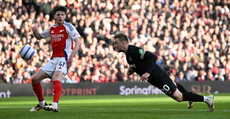 فيديو | آرسنال بـ10 لاعبين يخسر أمام وست هام ويواصل تقديم الهدايا لـ ليفربول في الدوري الإنجليزي
