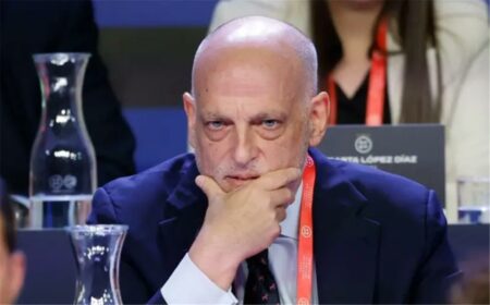 تيباس يهاجم ريال مدريد: نادٍ كثير البكاء.. وبيريز لا يرضى بخسارة أي شيء