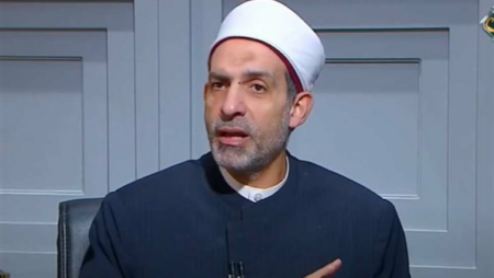 هل الملائكة لا تدخل بيتا فيه كلب أو صورة؟.. أمين الفتوى يجيب