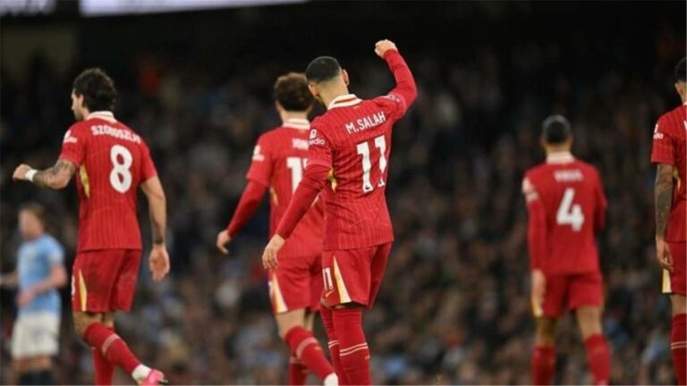 روبرتسون: محمد صلاح يعيش في عالم مختلف الآن ولا يمكنني الحديث عنه