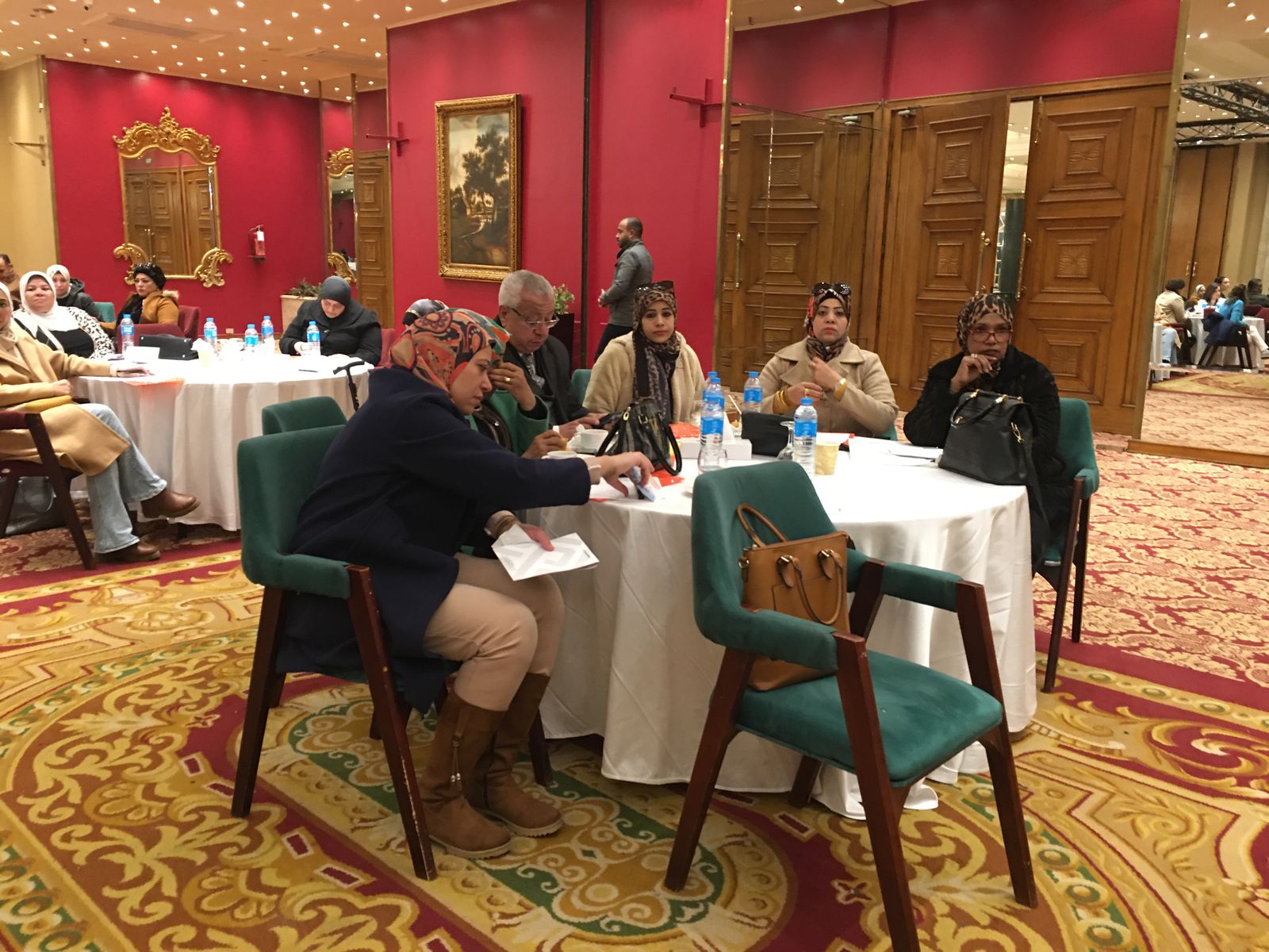 «قضايا المرأة» تقيم المؤتمر الختامي لمشروع مناهضة التمييز ضد النساء 2 «قضايا المرأة» تقيم المؤتمر الختامي لمشروع مناهضة التمييز ضد النساء