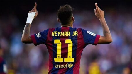 ذا أثليتيك: برشلونة يدرس عودة نيمار إلى الفريق