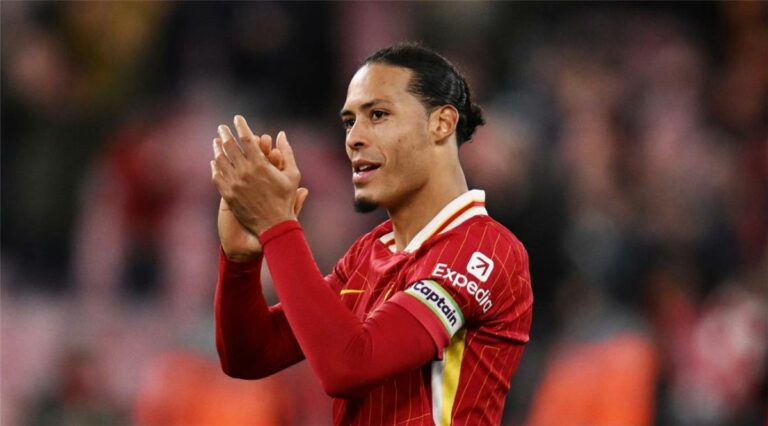 فان دايك عن أداء محمد صلاح: سنكافأ بلقب الدوري الإنجليزي إذا استمر