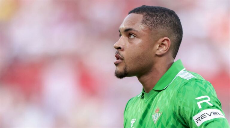 تمهيدًا لانتقاله إلى منافس الأهلي.. ريال بيتيس يعلن إنهاء إعارة فيتور روكي