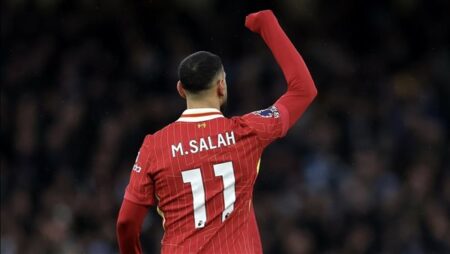 محمد صلاح يصنع ويسجل.. ليفربول يحسم القمة أمام مانشستر سيتي بثنائية