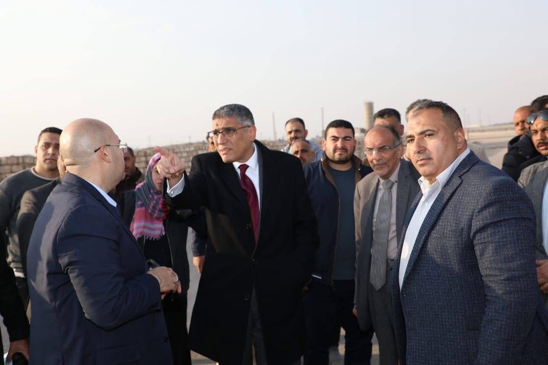 بالصور .. محافظ الجيزة يتفقد التجهيزات النهائية لمشروع الديسمي لتسكين ٢٥٦ أسرة بالصف 1 بالصور .. محافظ الجيزة يتفقد التجهيزات النهائية لمشروع الديسمي لتسكين ٢٥٦ أسرة بالصف