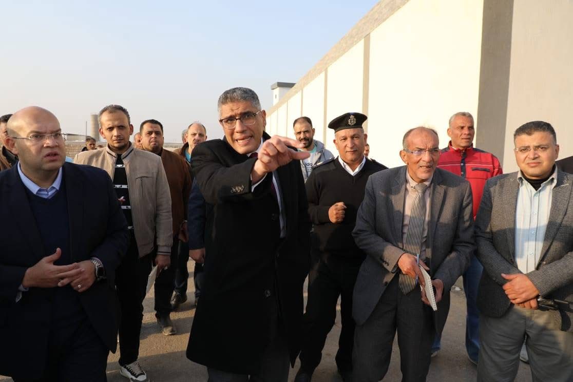 بالصور .. محافظ الجيزة يتفقد التجهيزات النهائية لمشروع الديسمي لتسكين ٢٥٦ أسرة بالصف 2 بالصور .. محافظ الجيزة يتفقد التجهيزات النهائية لمشروع الديسمي لتسكين ٢٥٦ أسرة بالصف