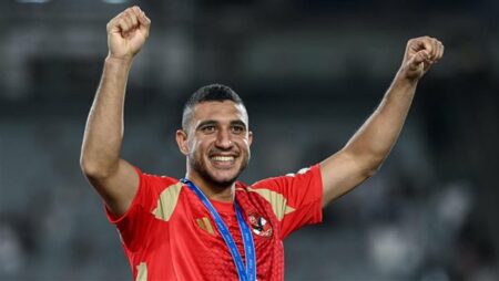 عرض العروبة الإماراتي يهدد تجديد عقد رامي ربيعة مع الأهلي
