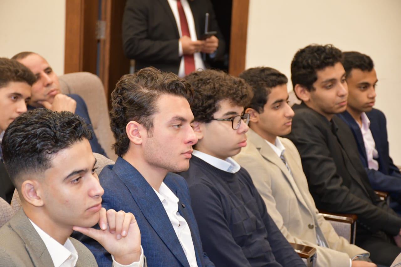 وزير الأوقاف يستقبل طلاب مدرسة القديس بولس الفرير بشبرا 6 وزير الأوقاف يستقبل طلاب مدرسة القديس بولس الفرير بشبرا