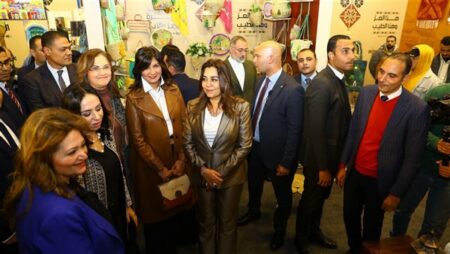 وزيرة التنمية المحلية تشارك فى افتتاح معرض "ديارنا للحرف اليدوية والتراثية"
