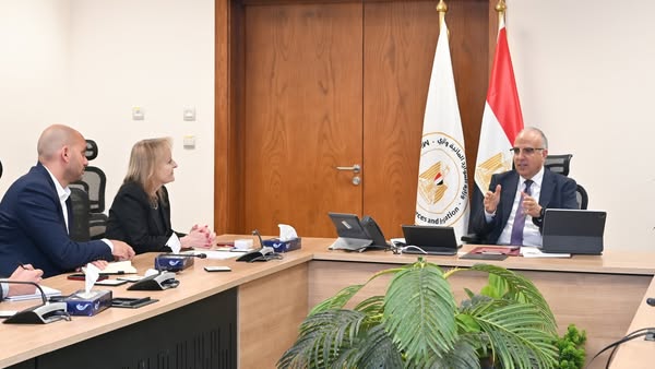 وزير الري يبحث مع رئيس قطاع البنية التحتية بالبنك الأوروبي مجالات التعاون 1 وزير الري يبحث مع رئيس قطاع البنية التحتية بالبنك الأوروبي مجالات التعاون