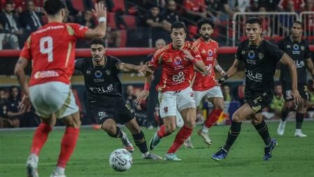 الأهلي يتواصل مع اتحاد الكرة لتعيين حكام أجانب لمباراة القمة 130