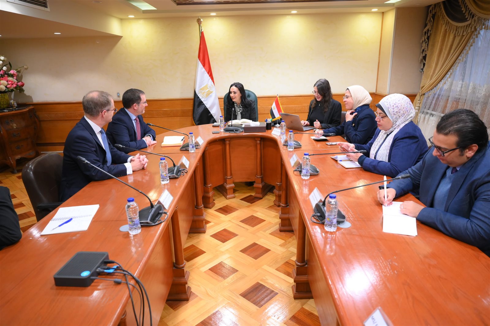 وزيرة التضامن تلتقي ممثل وزير الخارجية والتنمية البريطاني للشؤون الإنسانية بفلسطين 2 وزيرة التضامن تلتقي ممثل وزير الخارجية والتنمية البريطاني للشؤون الإنسانية بفلسطين