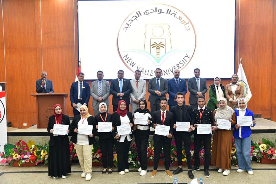 وحدات التضامن بالجامعات تختتم المنتدى السنوي الأول بجامعة الوادي الجديد 3 وحدات التضامن بالجامعات تختتم المنتدى السنوي الأول بجامعة الوادي الجديد