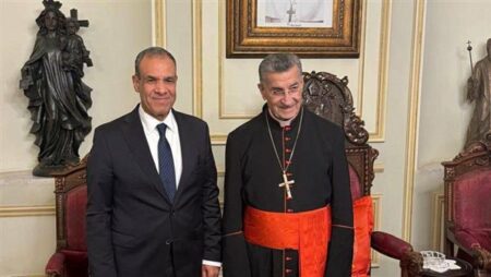 وزير الخارجية يلتقي البطريرك الماروني في بيروت