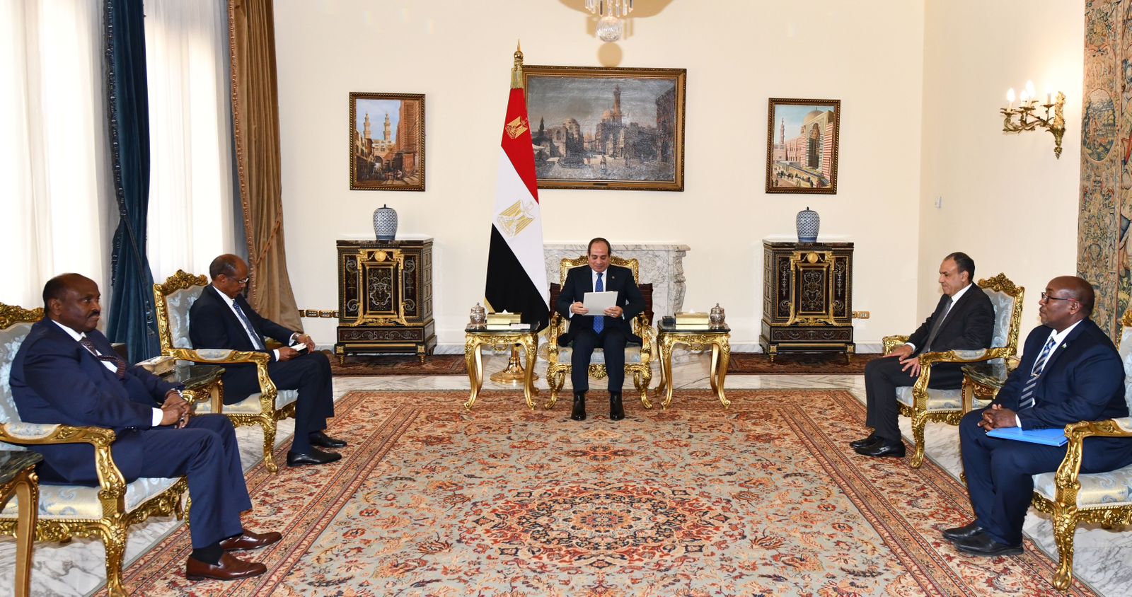 تفاصيل نشاط الرئيس السيسي اليوم.. (فيديو وصور) 2 تفاصيل نشاط الرئيس السيسي اليوم.. (فيديو وصور)