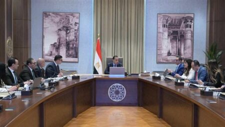 مدبولي يُوجه بطرح كراسة شروط "مربع الوزارات" في مدة أقصاها شهران