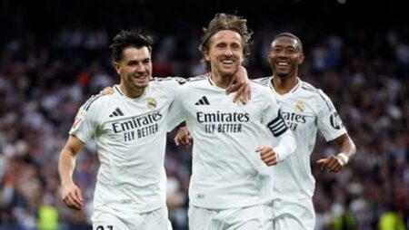 تشكيل ريال مدريد المتوقع أمام ريال بيتيس في الليجا.. مبابي أساسيًا