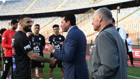 وزير الرياضة يهنئ المنتخب بالفوز على إثيوبيا ويطالب الجماهير بمؤازرة الفراعنة في مباراة سيراليون
