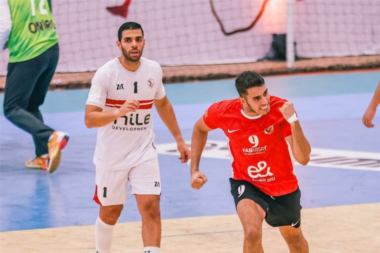 الأهلي يحسم قمة دوري المحترفين لكرة اليد بفوز مثير على الزمالك