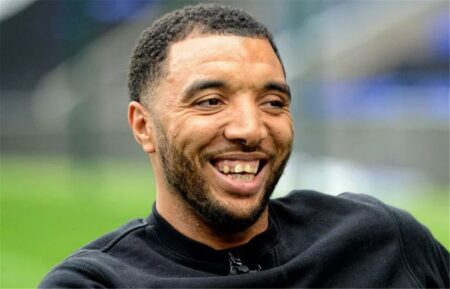 ديني يكشف موقف لاعبي ليفربول من تصريحاته ضد محمد صلاح.. ويقارنه مع سواريز