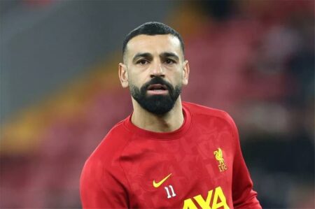 أسطورة آرسنال: لاعب ليفربول أكثر من يساعد محمد صلاح على التألق