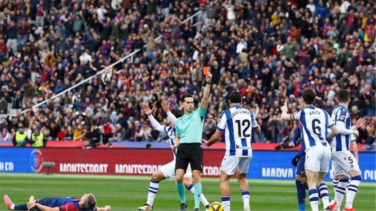 فيديو | داني أولمو يتسبب في طرد لاعب ريال سوسيداد بالدوري الإسباني