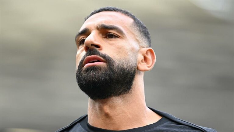 محمد صلاح يختار اللقب الأفضل بين الدوري الإنجليزي ودوري أبطال أوروبا