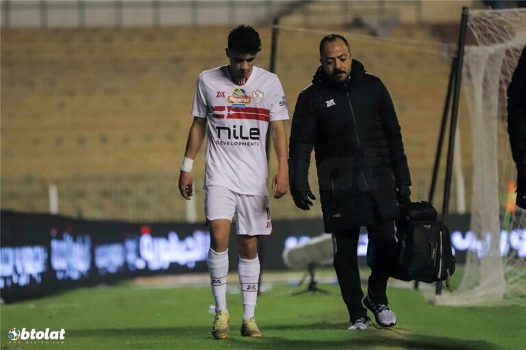 فيديو | أحمد الجفالي يغادر مباراة الزمالك وإنبي مصابًا