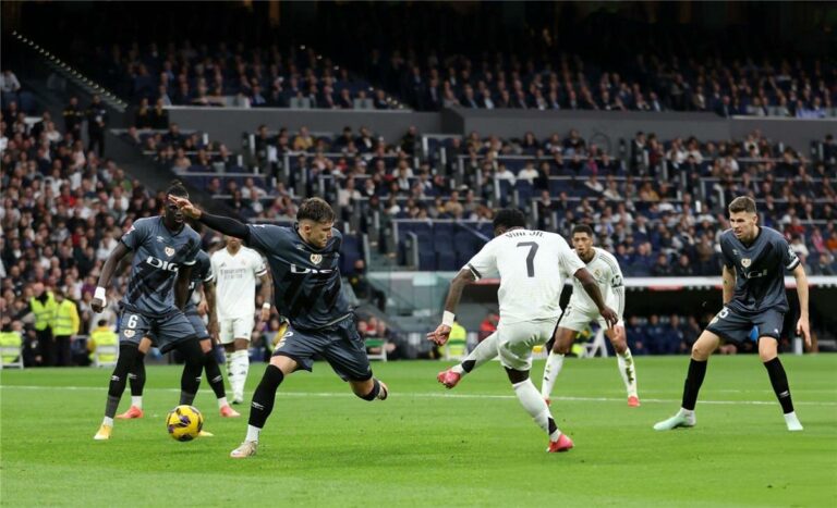 فيديو | ريال مدريد يقتنص فوزًا ثمينًا أمام رايو فاليكانو ويتساوى مع برشلونة مؤقتًا في صدارة الدوري الإسباني