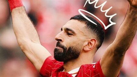 محمد صلاح يكتب التاريخ في الدوري الإنجليزي ويقترب من أساطير مانشستر يونايتد